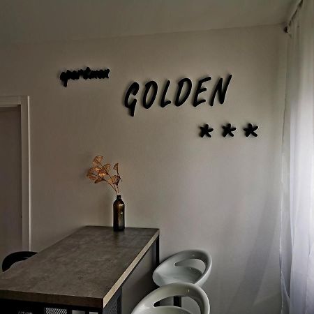 Golden - Self Check In Apartman Eszék Kültér fotó