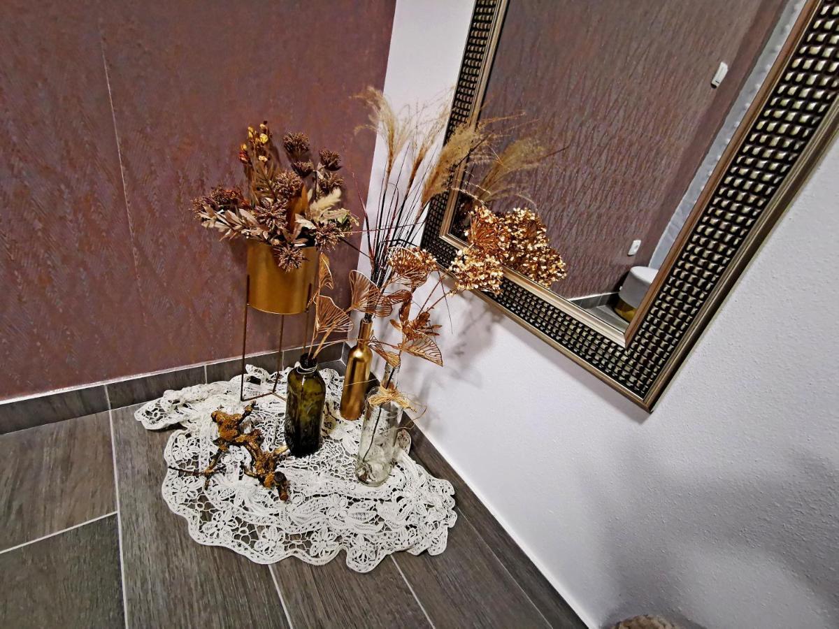 Golden - Self Check In Apartman Eszék Kültér fotó