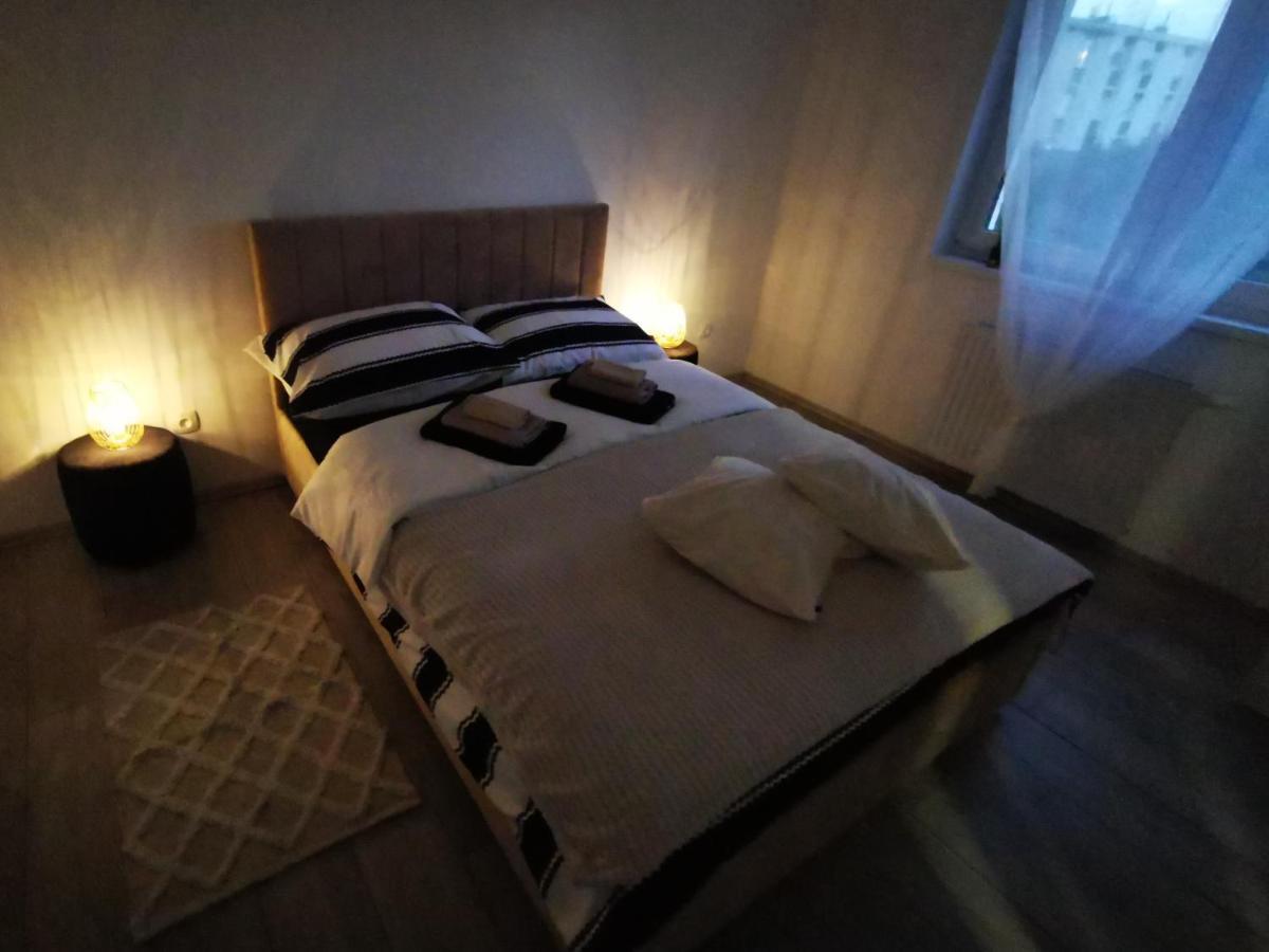 Golden - Self Check In Apartman Eszék Kültér fotó
