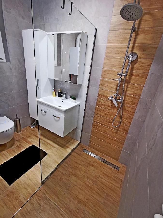 Golden - Self Check In Apartman Eszék Kültér fotó