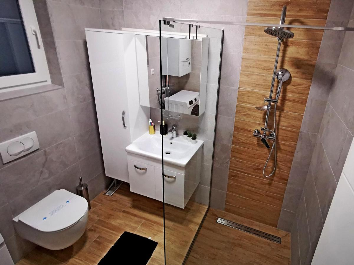 Golden - Self Check In Apartman Eszék Kültér fotó