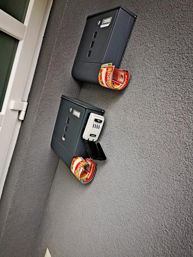 Golden - Self Check In Apartman Eszék Kültér fotó