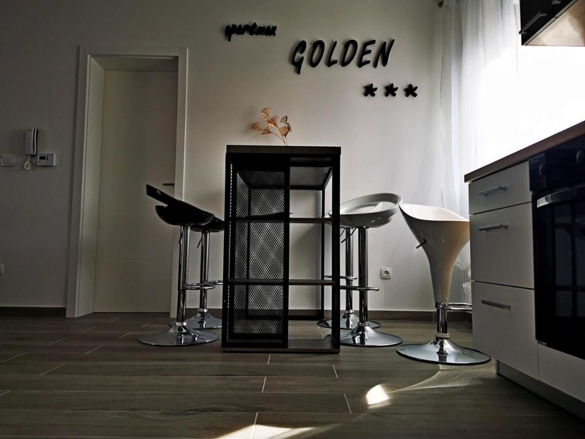 Golden - Self Check In Apartman Eszék Kültér fotó