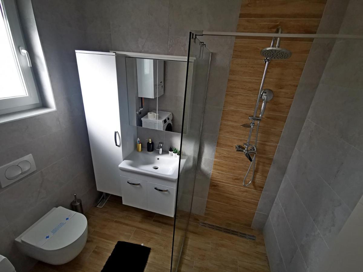 Golden - Self Check In Apartman Eszék Kültér fotó